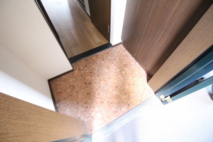 物件内観写真14　(玄関)