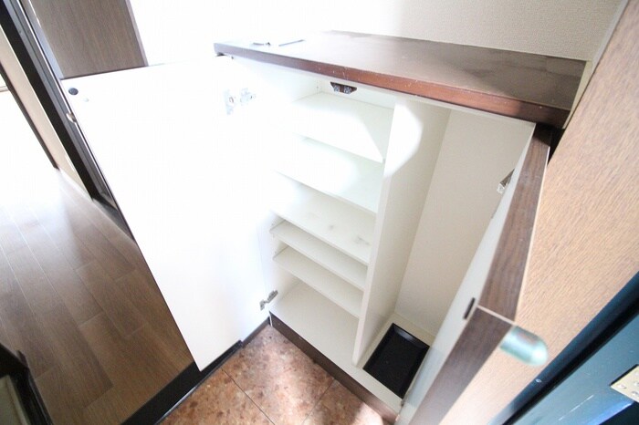 物件内観写真15　(靴箱)