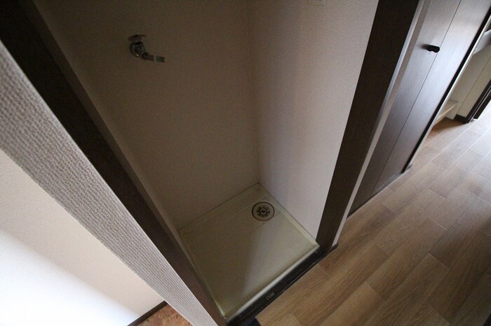 物件内観写真17　(洗濯機置場)
