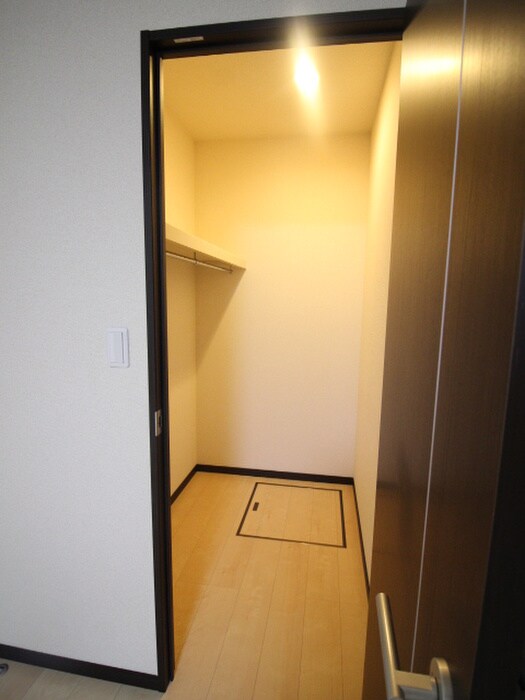 物件内観写真15　(収納)