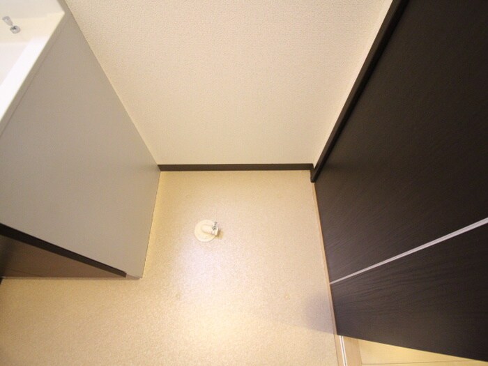 物件内観写真16　(洗濯機置場)