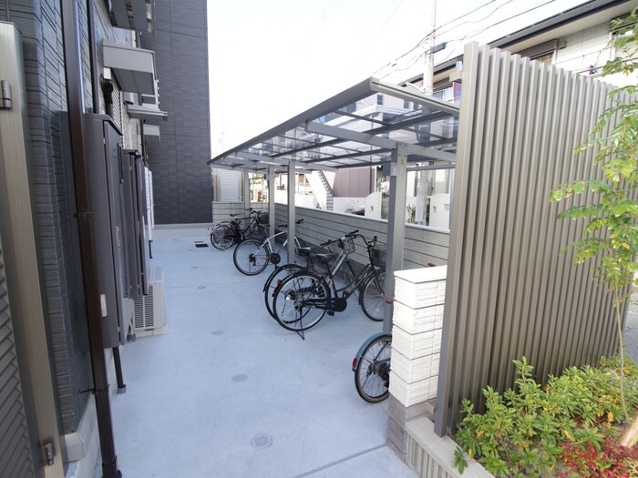 物件外観写真4　(駐輪場)