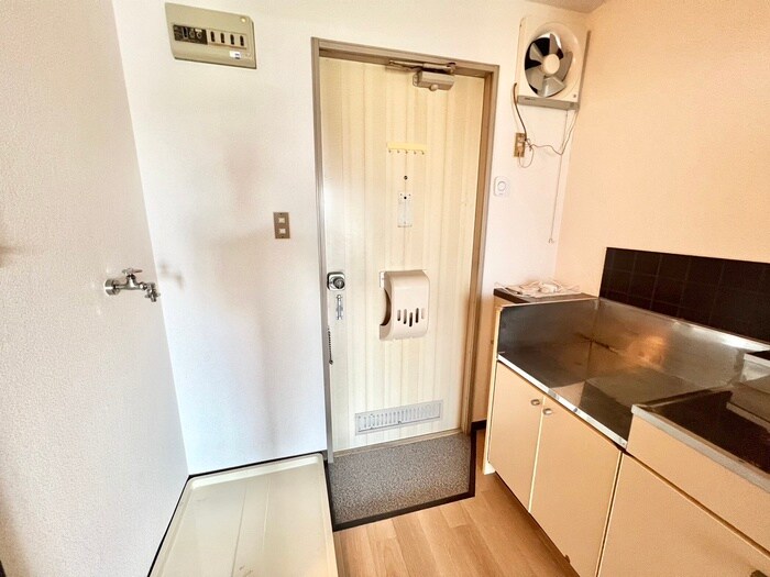 物件内観写真15　(玄関)