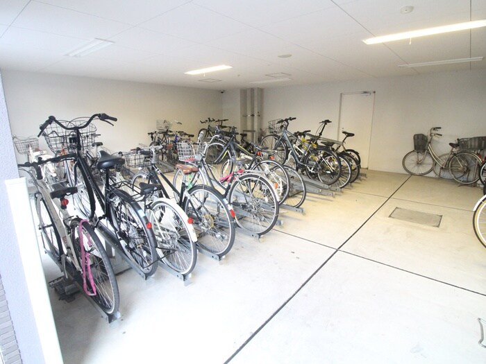 物件外観写真6　(駐輪場)