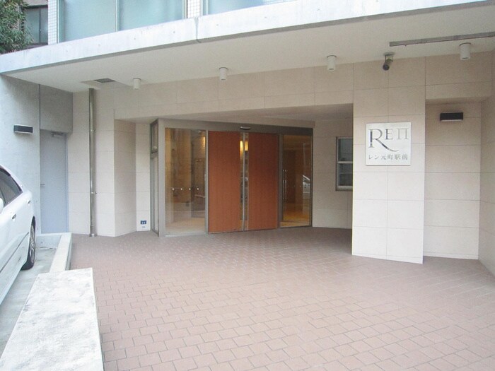 物件外観写真4　(エントランス部分)