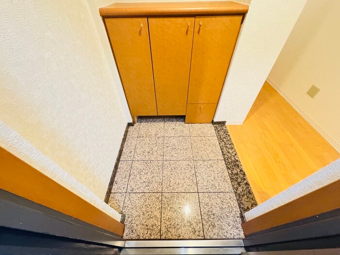 物件内観写真14　(玄関)