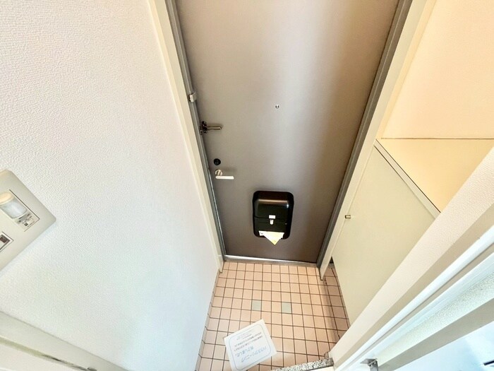 物件内観写真10　(玄関)