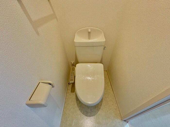 物件内観写真8　(トイレ)