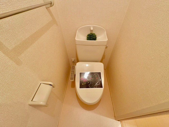 物件内観写真8　(トイレ)