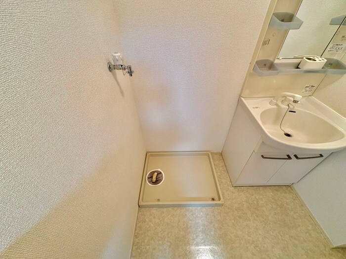 物件内観写真11　(洗濯機置場)