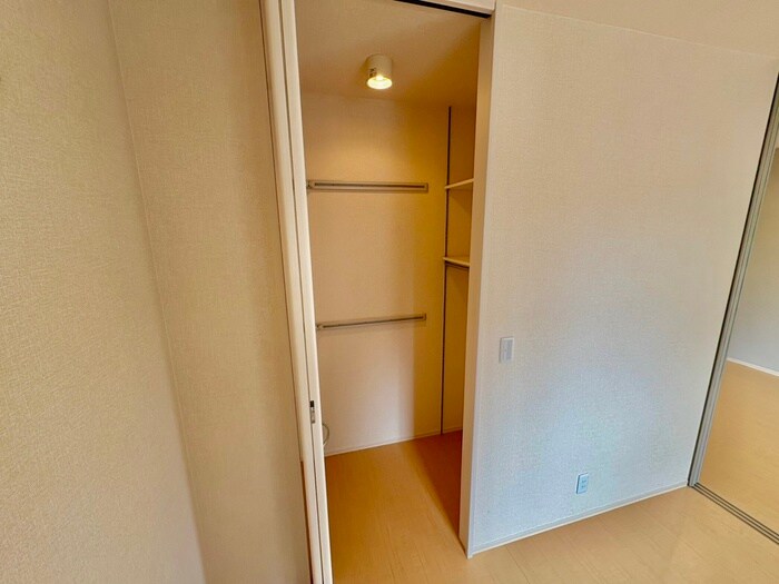 物件内観写真16　(収納)