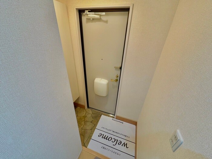物件内観写真17　(玄関)