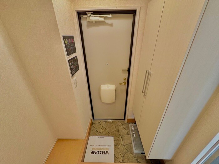 物件内観写真17　(玄関)