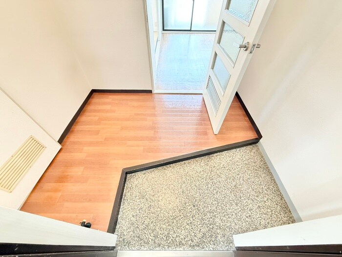 物件内観写真17　(玄関)