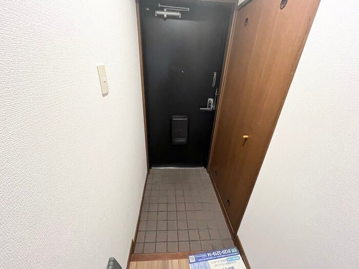 物件内観写真15　(玄関)