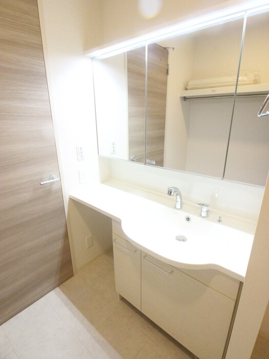 物件内観写真9　(洗面)