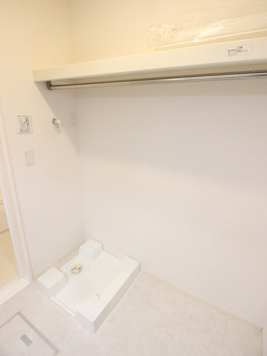 物件内観写真11　(洗濯機置場)