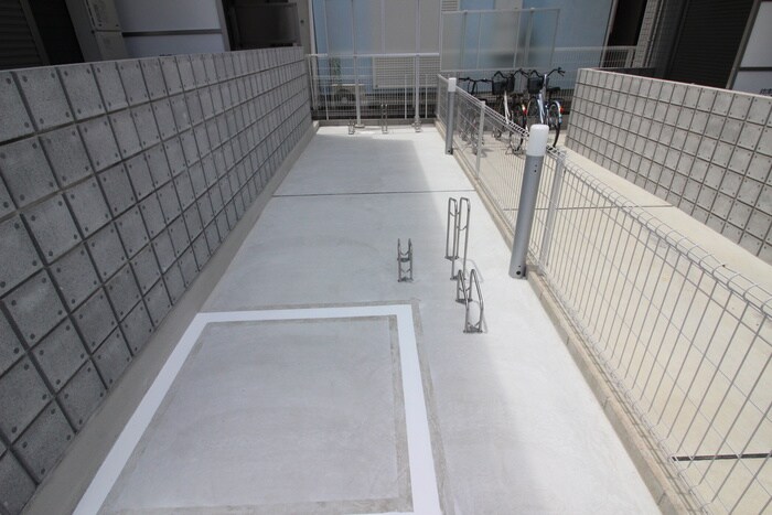 物件外観写真4　(駐輪場)