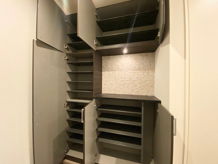 物件内観写真13　(靴箱)