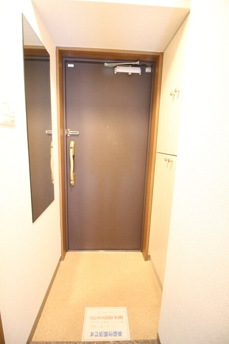 物件内観写真14　(玄関)