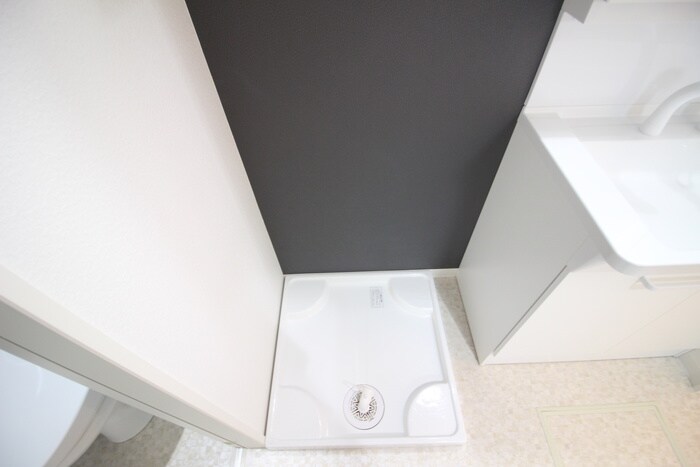 物件内観写真14　(洗濯機置場)