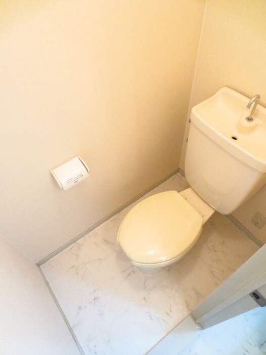 物件内観写真8　(トイレ)