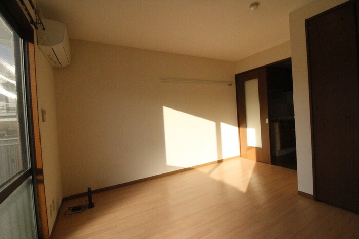 物件内観写真12　(居室)