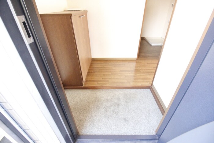 物件内観写真13　(玄関)