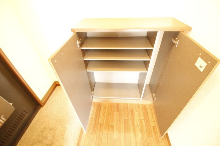 物件内観写真15　(靴箱)