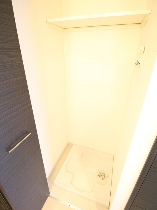 物件内観写真13　(洗濯機置場)