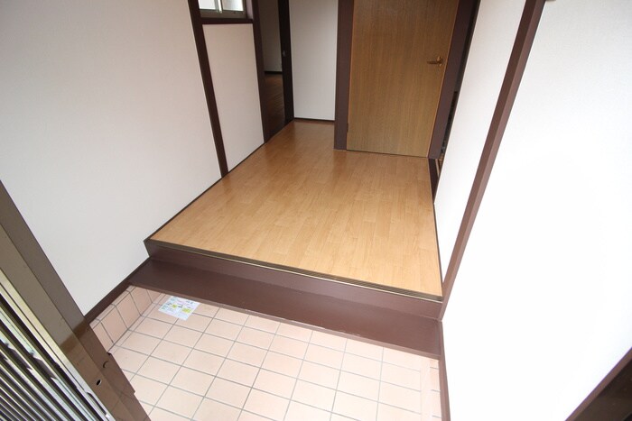 物件内観写真9　(玄関)