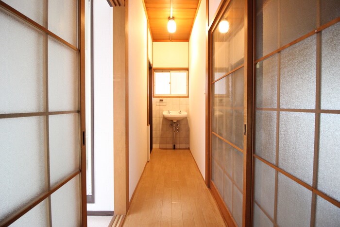 物件内観写真16　(廊下)