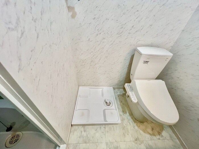 物件内観写真16　(洗濯機置場)