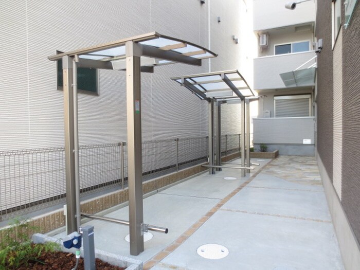 物件外観写真3　(駐輪場)