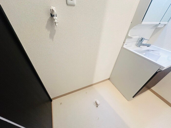 物件内観写真13　(洗濯機置場)