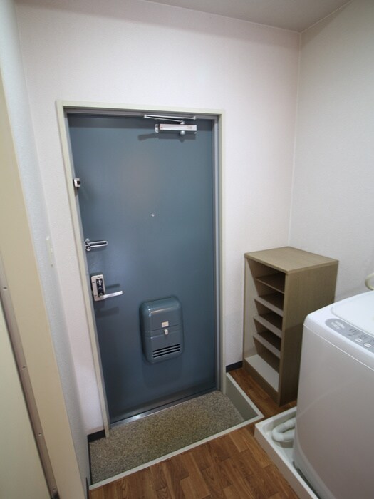 物件内観写真13　(玄関)