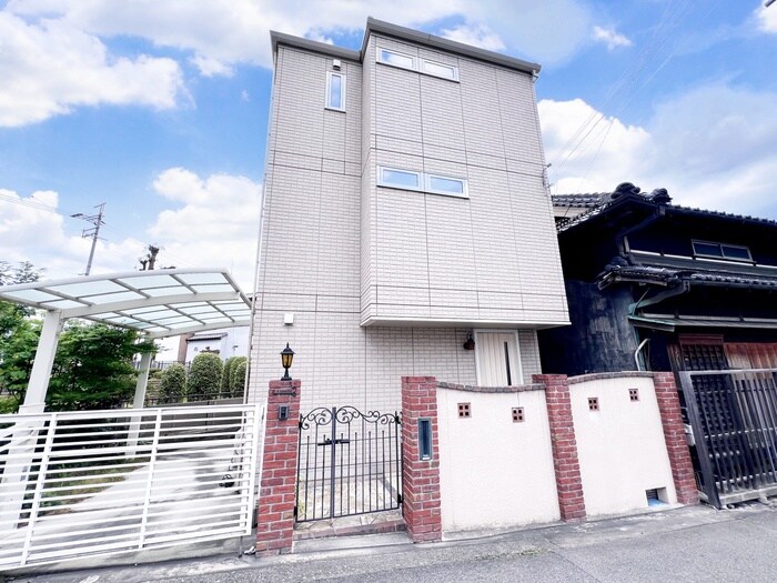 物件外観写真1　(外観写真)