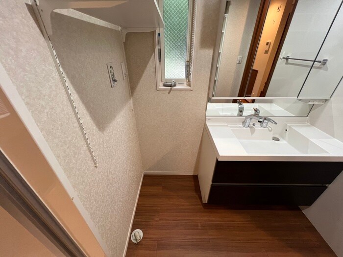 物件内観写真15　(洗濯機置場)