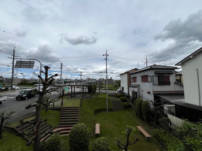 物件内観写真22　(室内からの展望)