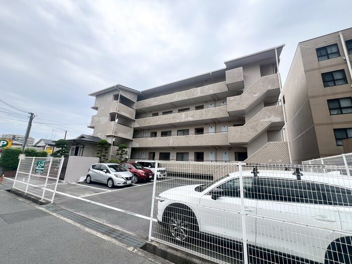 物件外観写真5　(エントランス部分)