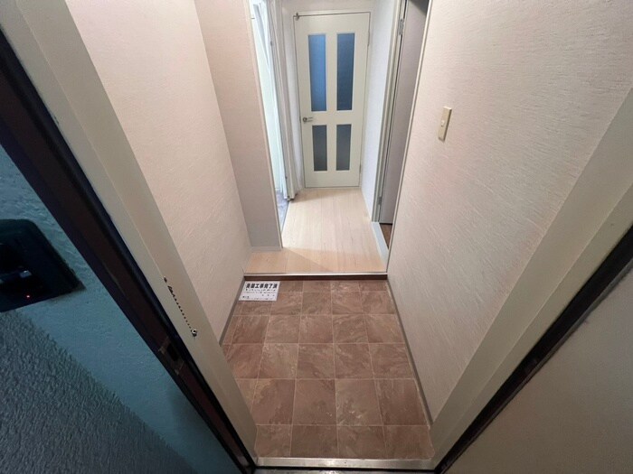 物件内観写真10　(玄関)