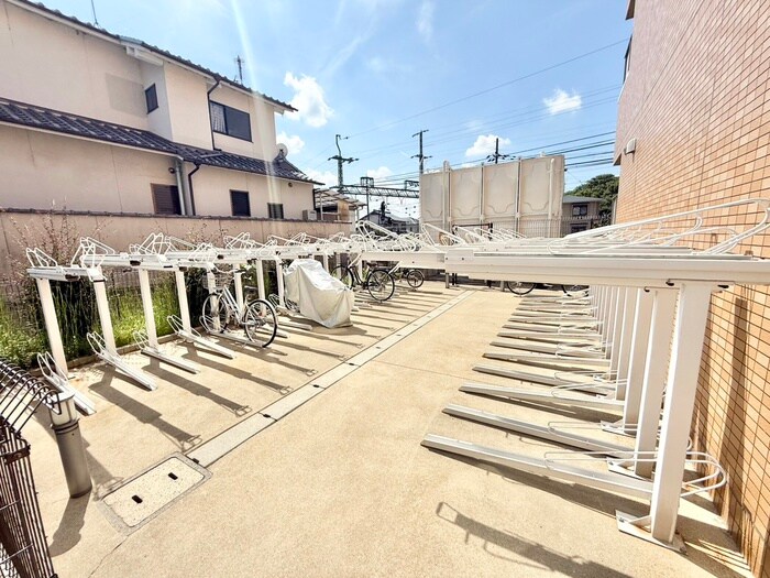 物件外観写真5　(駐輪場)