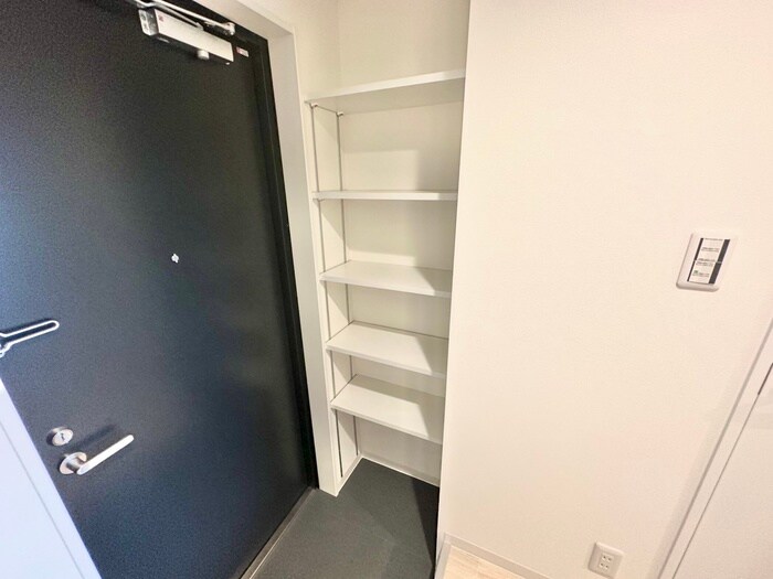 物件内観写真13　(玄関)