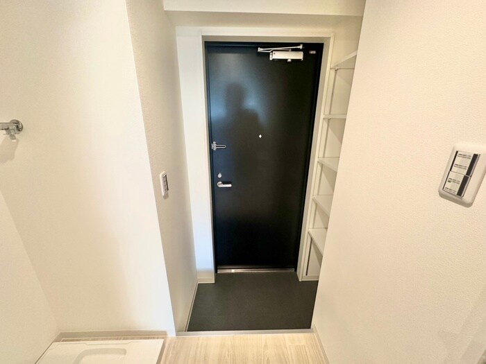 物件内観写真18　(玄関)