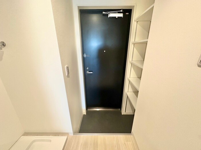 物件内観写真18　(玄関)