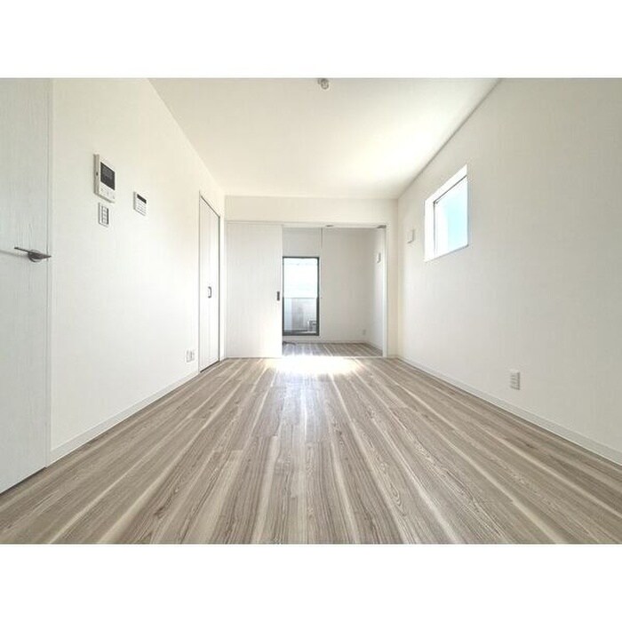 物件内観写真2　(居室)