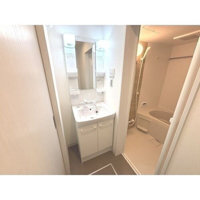 物件内観写真8　(洗面)