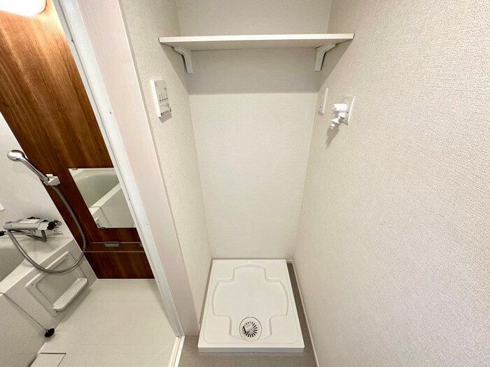 物件内観写真10　(洗濯機置場)