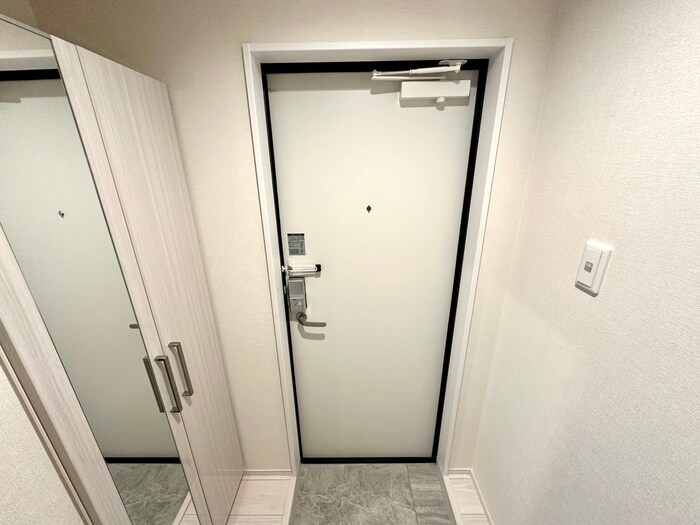 物件内観写真12　(玄関)