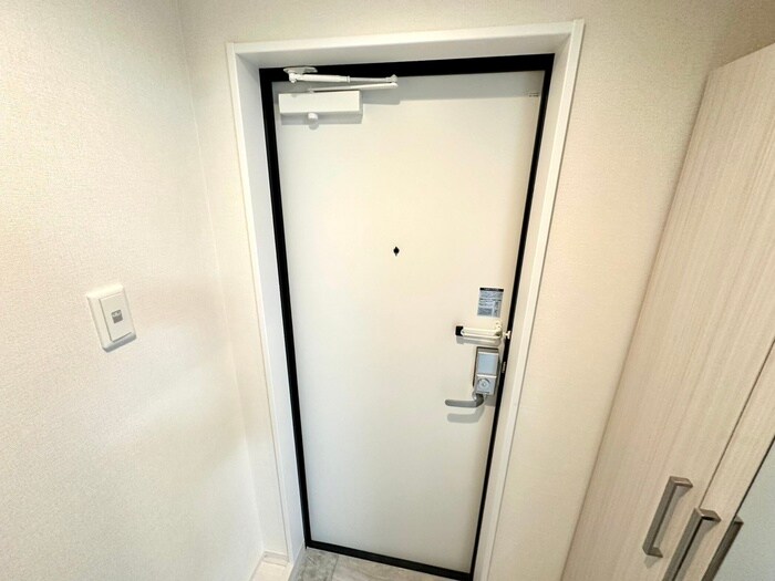 物件内観写真12　(玄関)